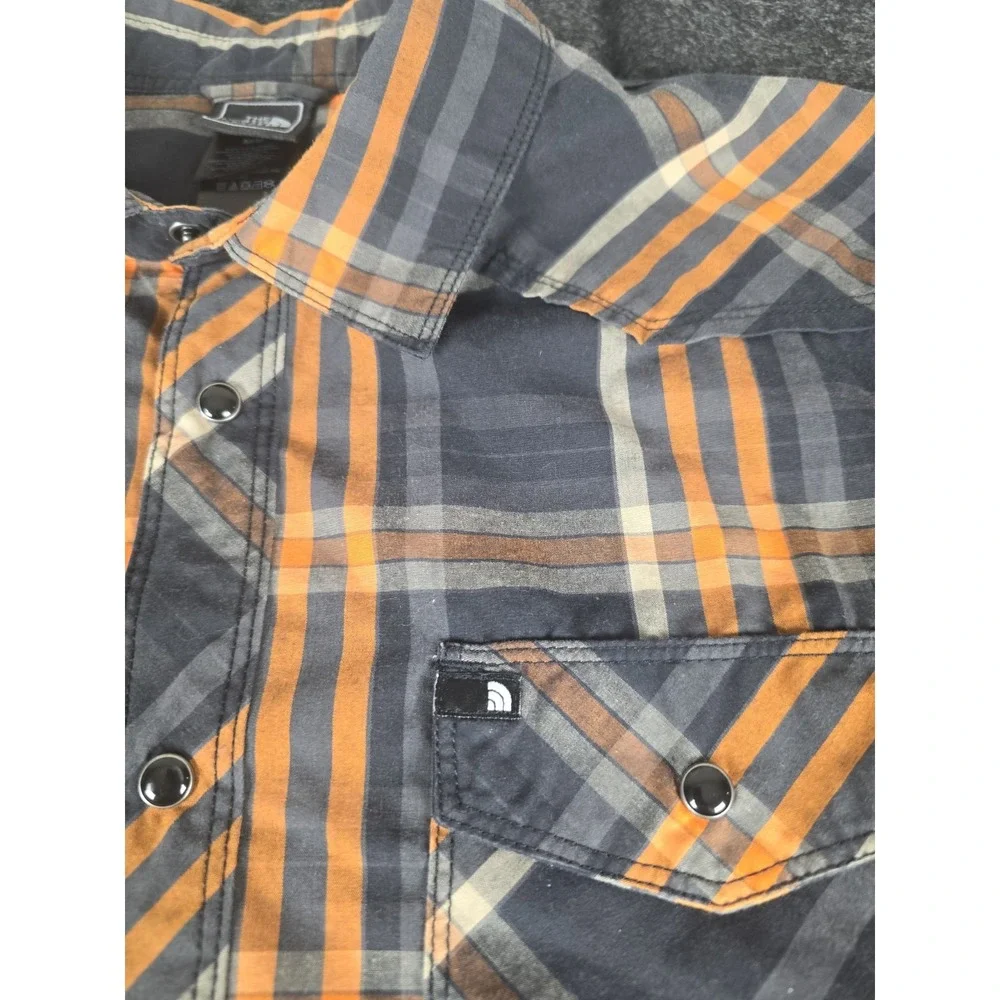 The North Face Pearl Snap Short Sleeve Button Up Black Gray Orange Plaid Shirt M